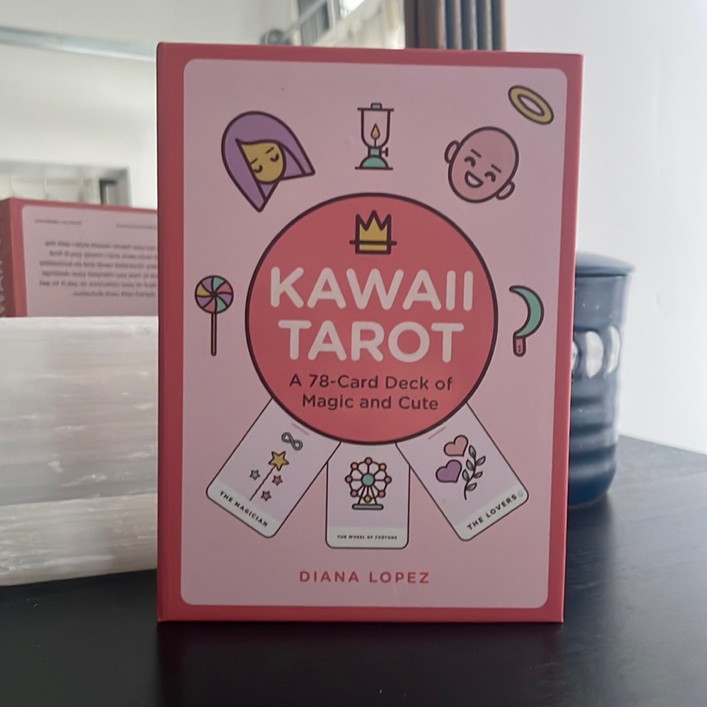 Kawaii Tarot: A 78-Card Deck of Magic and Cute